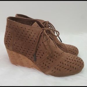 Toms Desert Wedge Perforated Leaf Bootie